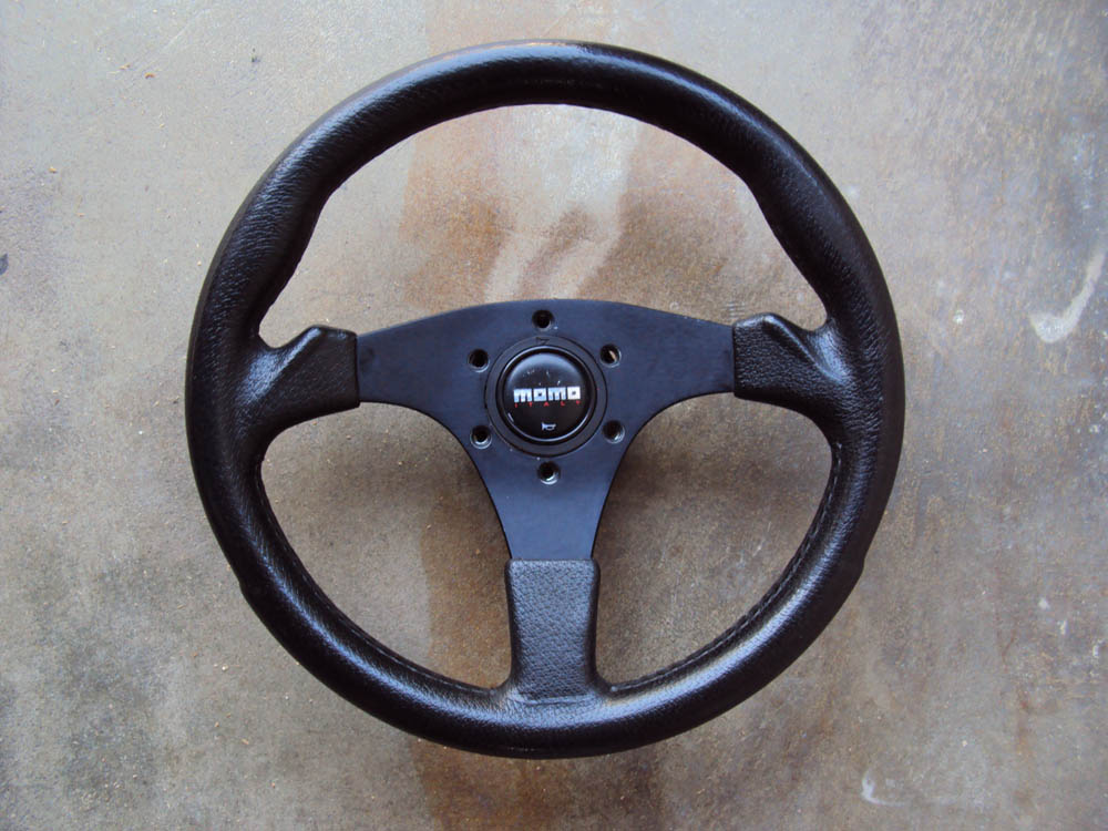 BC Italy 320mm Steering Wheel with MOMO Horn Button