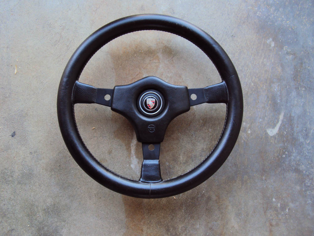 Raid 1 Porsche Steering Wheel